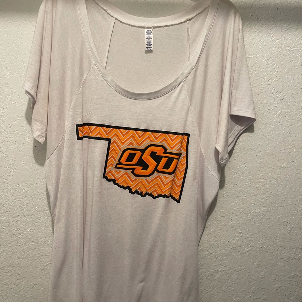 Oklahoma state university women’s size XL shirt